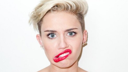 Filtraron fotos íntimas de Miley Cyrus, Kate Hudson, Alison Brie y Rosario Dawson