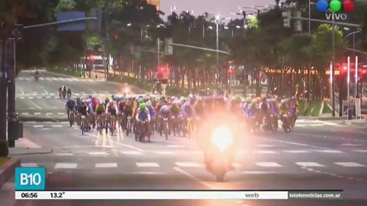 Corte de avenidas y autopistas por una competencia de ciclismo