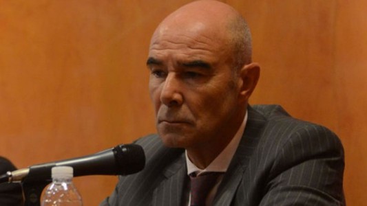 Gómez Centurion está internado en "coma farmacológico inducido"