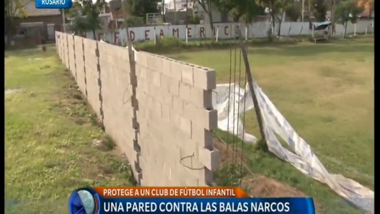 Construyen un muro alrededor de un club infantil, tras un tiroteo de bandas narco