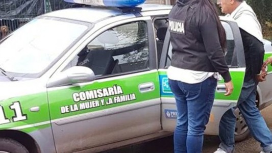 Hombre preso acusado de secuestrar a su familia durante 9 años y de tener dos hijos con su hijastra