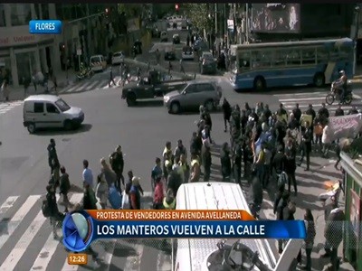 El regreso de los manteros a la Avenida Avellaneda