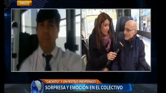 Chofer organizó en el colectivo un festejo sorpresa para un pasajero