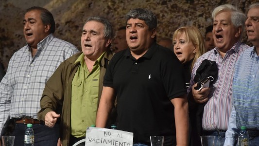 Acto de la CGT por el Día del Trabajador: "Siguen en vigencia los reclamos que dieron lugar al paro"