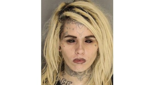 Viral diabólico: La mujer presa que tiene sus ojos totalmente negros