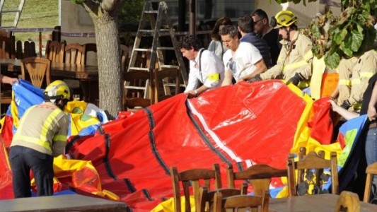 España: murió una nena de seis años al explotar un castillo inflable en el que jugaba