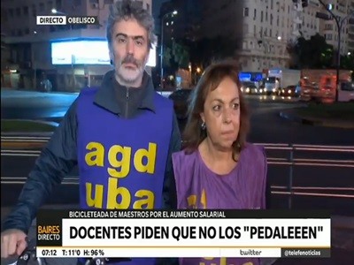 Bicicleteada de los docentes por el aumento salarial