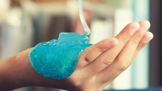 Qué es el "slime", un juego casero que puede ser muy peligroso