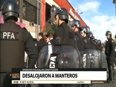 Desalojo de manteros en Constitución
