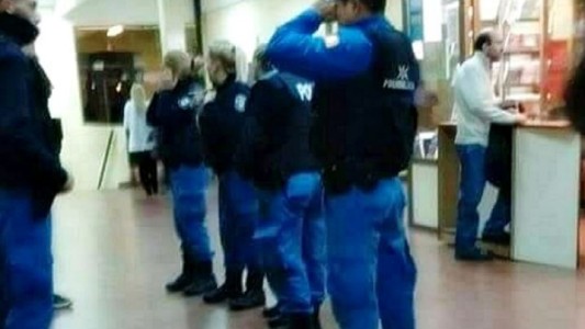 Policías “custodiaron” elecciones estudiantiles de la Universidad de Lomas de Zamora