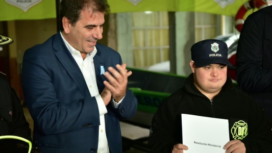 Ritondo puso en funciones al primer bombero con síndrome de Down de la provincia de Buenos Aires