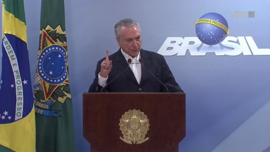 Temer pidió a la Corte Suprema retirar los cargos de corrupción al tildar de "fraudulento" el audio