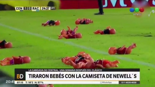 La cargada de los hinchas de Central a Newell's: una lluvia de bebés