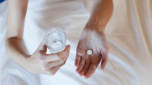 Procesaron a una mujer por obligar a su hija a abortar