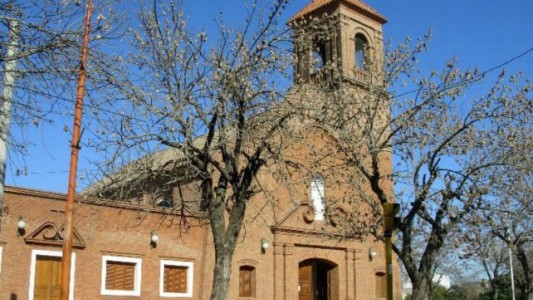 Un sacerdote santafecino intentó seducir a una chica de 16 años por Instagram