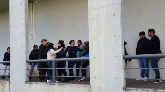 Violencia en el fútbol y en los Tribunales: piñas entre familiares de una víctima y de un acusado en Córdoba