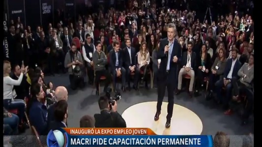 Macri instó a los jóvenes a capacitarse en forma permanente