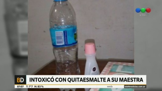 Una nena intoxicó a su maestra con quitaesmalte que puso en una botella de agua