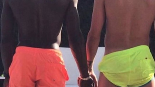 La extraña foto de dos jugadores de Lazio: ¿blanquearon un romance?