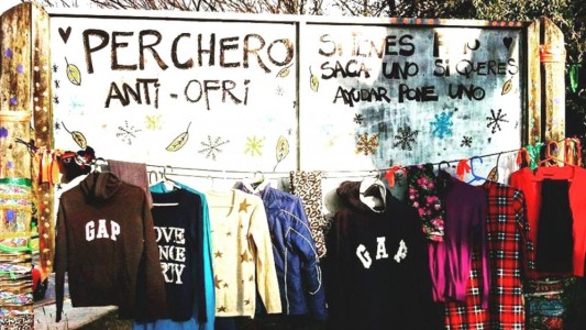 Córdoba se une al perchero solidario para abrigar a quienes más lo necesitan