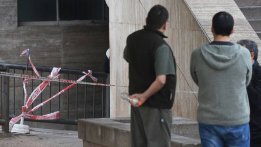 Conmoción en Mendoza: Una mujer se prendió fuego y se tiró desde el sexto piso del Hospital Central