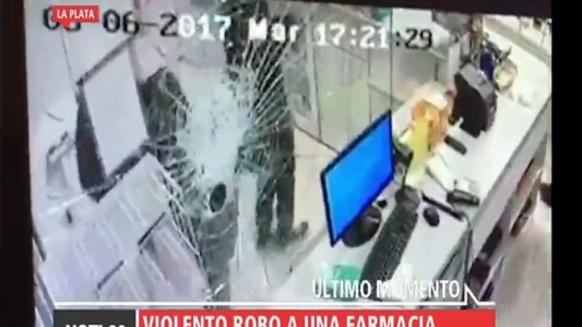 Video: Violento asalto en una farmacia de La Plata