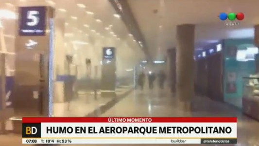 Humo en el Aeroparque Metropolitano