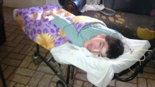 Le quitaron la pensión que percibía por su hijo cuadripléjico