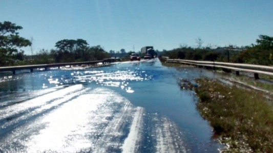 Corte en la ruta 14: Más de mil evacuados en Corrientes por la crecida del río Uruguay