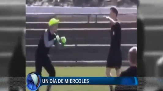 Un día de miércoles: gol en contra, patada, boxeo y expulsión