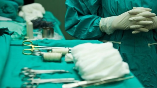 Fue al médico por un dolor genital y le extirparon el testículo equivocado