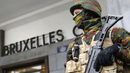 Bélgica: abatieron a un hombre con explosivos en la estación central de Bruselas