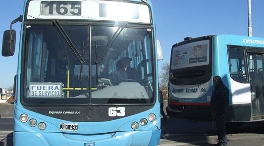 Paro en tres líneas de colectivos por la agresión de hinchas de Boca a un chofer