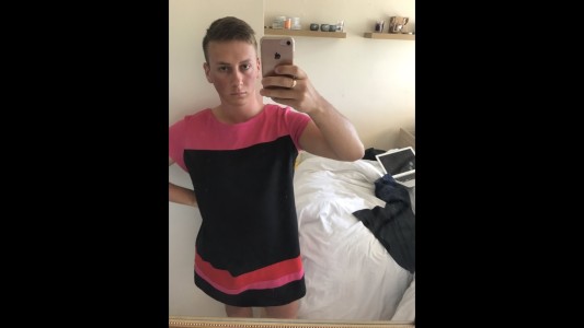 La original reacción de un hombre al que no le dejaban ir a trabajar en bermudas