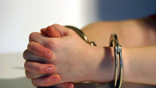 Detuvieron a un adolescente acusado de abusar de sus primos de 3 y 6 años