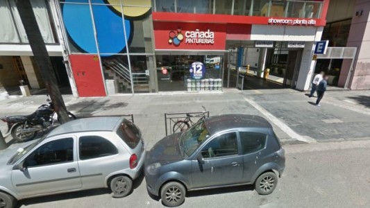 Le roban un millón de pesos a un empleado de un frigorífico en una salidera