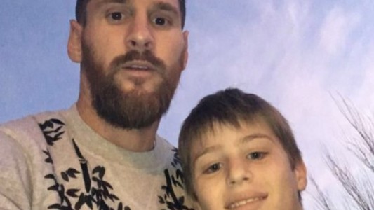 Felipe, el nene de 10 años que se sacó una selfie con Messi en el día de su cumpleaños