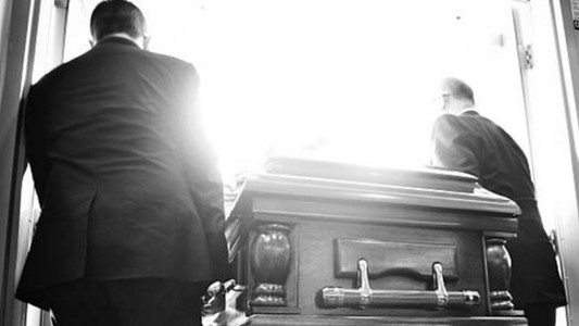 La inesperada llamada que recibió un padre once días después de enterrar a su hijo