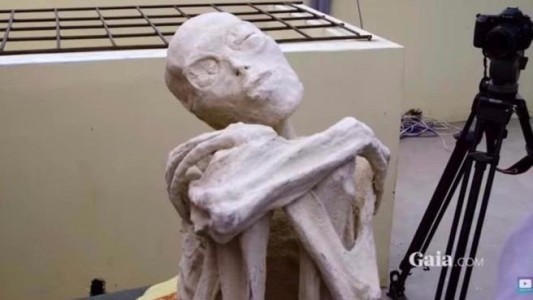Polémica interplanetaria: aseguran que encontraron un extraterrestre momificado en Perú