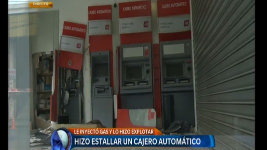 Hicieron explotar un cajero automático en un banco y se robaron el dinero