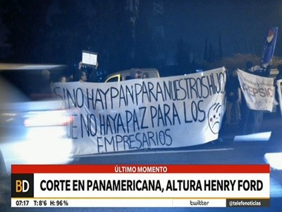 Corte parcial en la Panamericana por un piquete de trabajadores despedidos