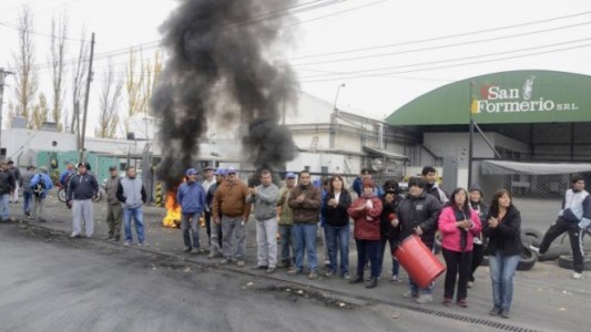 Empresa debe más de dos meses de salario y ofrece pagarle a los empleados con frutas