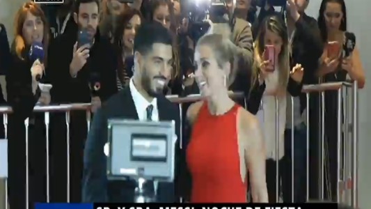 Así llegaba Luis Suárez y su esposa a la boda del año