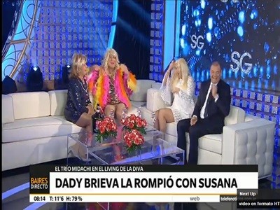 El trío Midaachi en el living de Susana