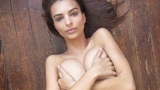 Emily Ratajkowski dice que Hollywood no la contrata porque sus senos son muy grandes