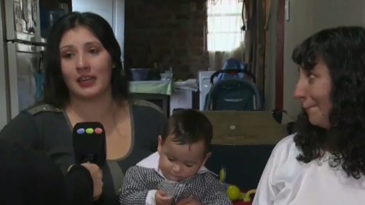 Vientre subrogado: la emotiva historia de la mujer que a los 50 años dio a luz a su nieto