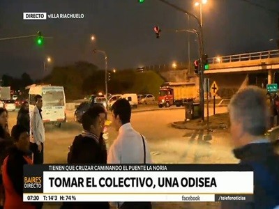 La odisea de cruzar por el Puente de la Noria