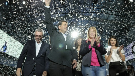 Massa se lanzó con críticas a Cristina y a Macri