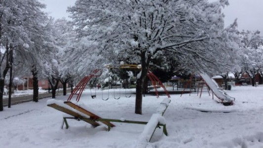 Temporal de nieve en la Patagonia: rutas cortadas, vuelos cancelados y cortes de luz
