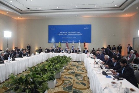 Se reúnen los presidentes del Mercosur y analizan el caso Venezuela